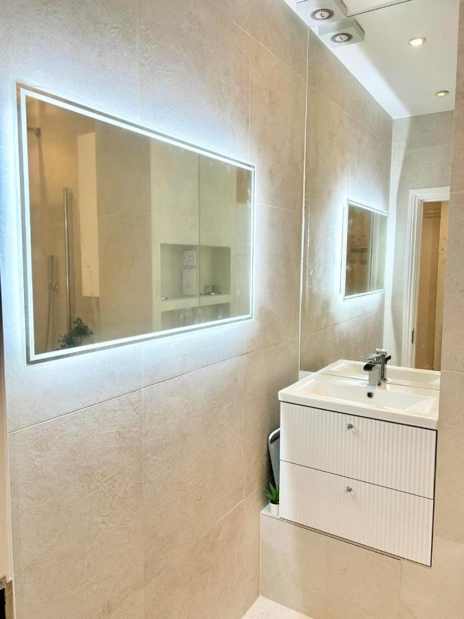 ロンドンCharming 2 Beds In Chelsea By Earl'S Court Stationアパートメント エクステリア 写真